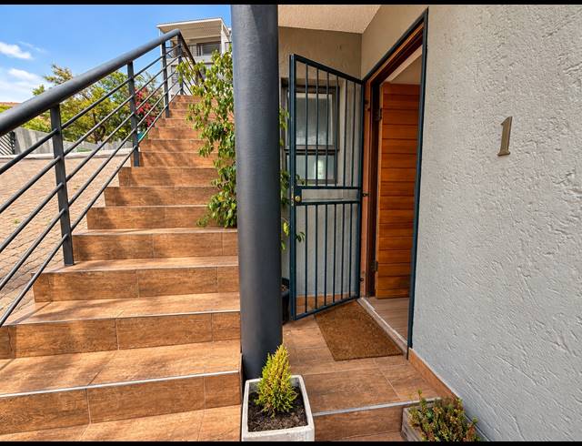2 BEDROOM APARTMENT FOR SALE IN NORTHCLIFF